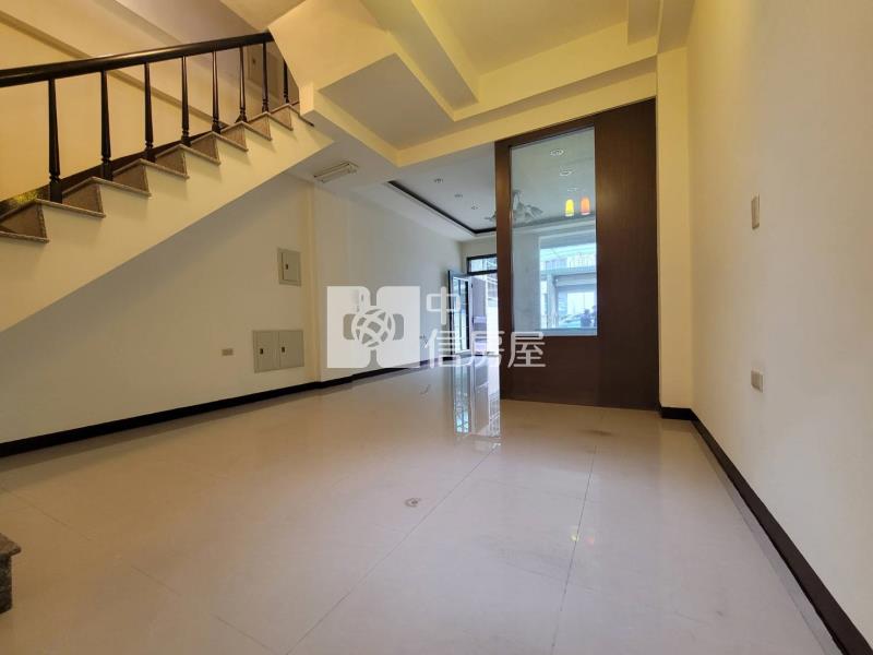 好市多優質車庫透天房屋室內格局與周邊環境