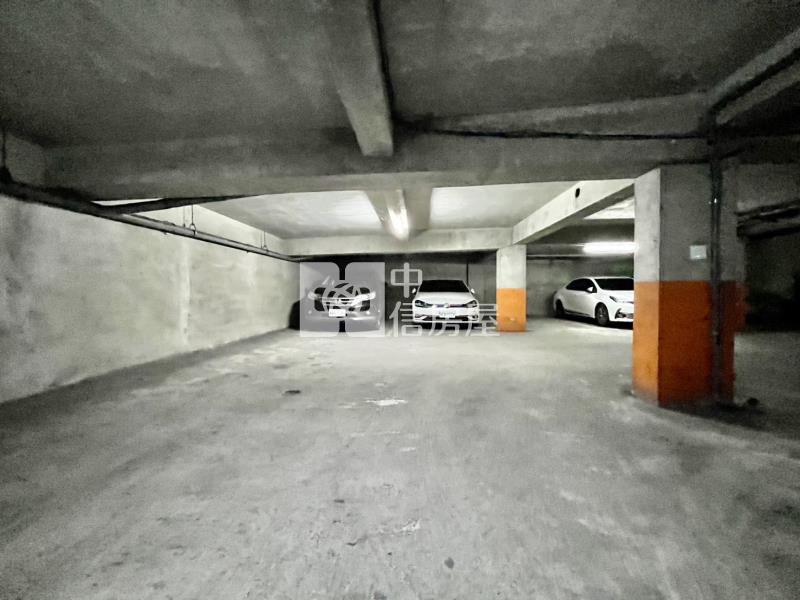 水湳經貿邊間雙車別墅房屋室內格局與周邊環境