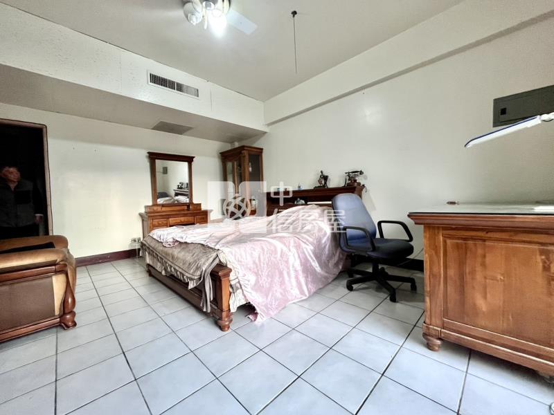 水湳經貿邊間雙車別墅房屋室內格局與周邊環境