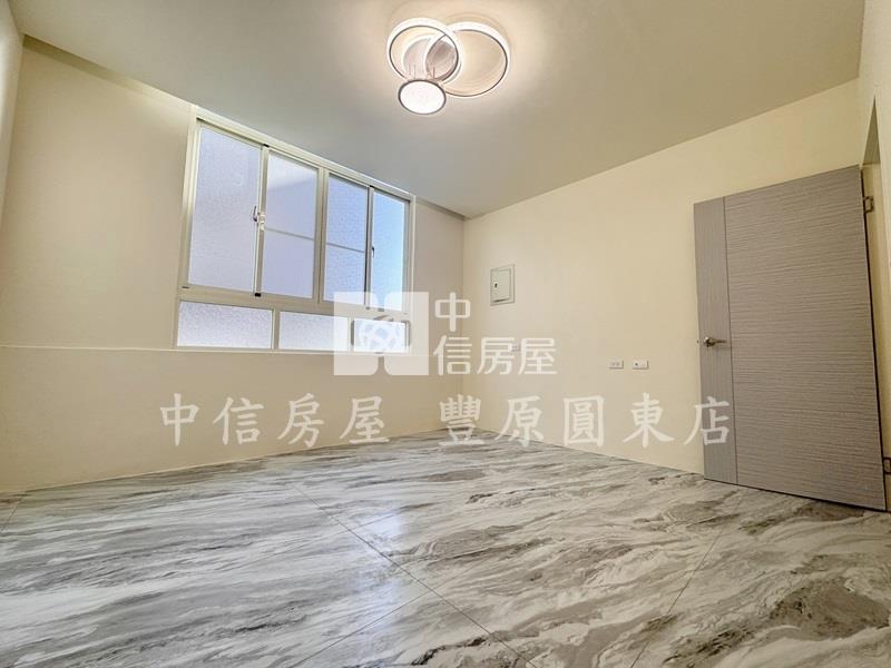 源豐路全新整理透天房屋室內格局與周邊環境