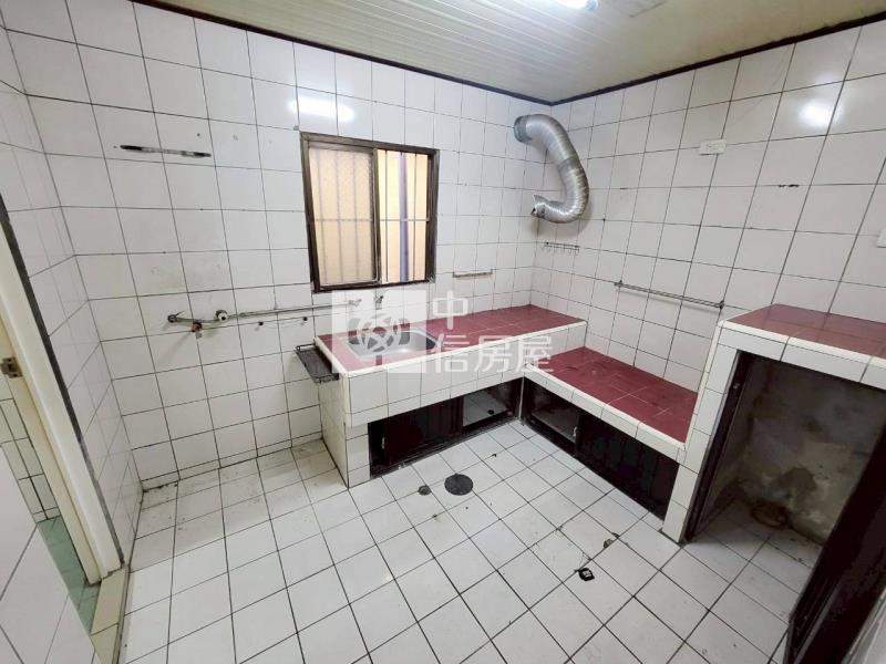 楊梅低總價大地坪.面寬大別墅(可停雙車)房屋室內格局與周邊環境