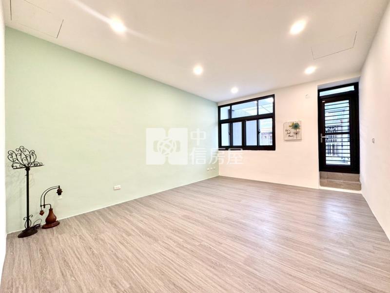 太平低總價前置車庫透天房屋室內格局與周邊環境