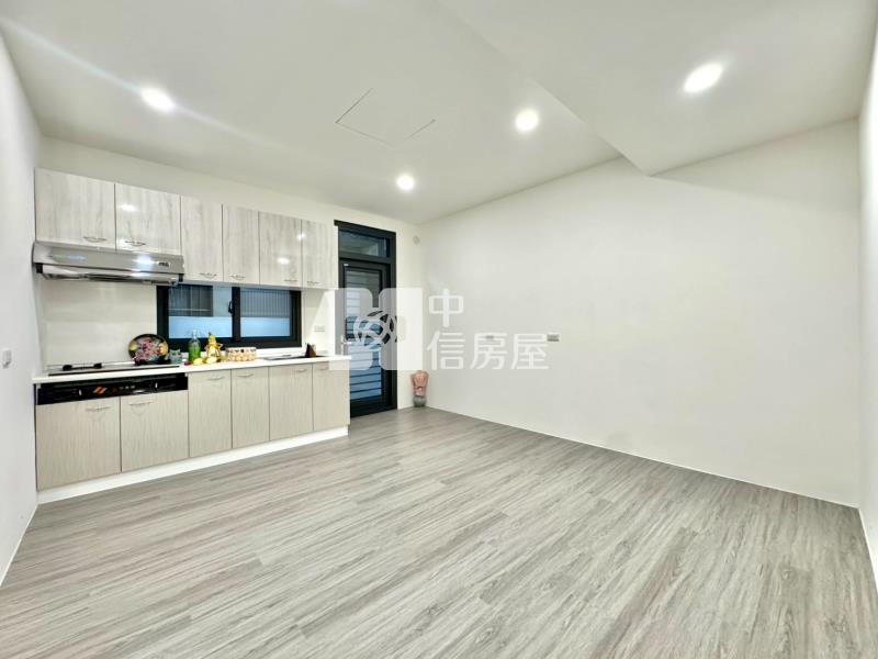 太平低總價前置車庫透天房屋室內格局與周邊環境