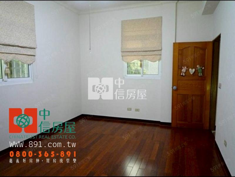 綠盈牧場旁雙車庫透天房屋室內格局與周邊環境