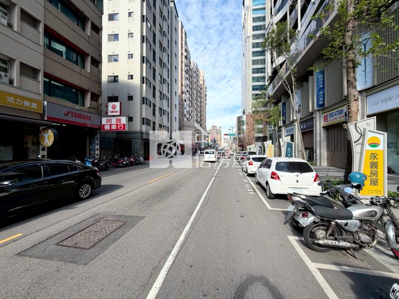 逢甲黃金店面房屋室內格局與周邊環境