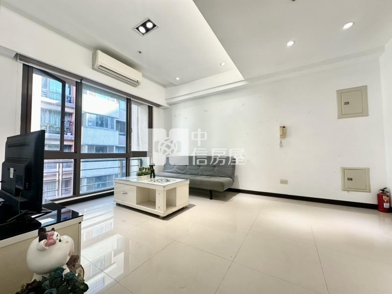 新貴特區明亮美2房房屋室內格局與周邊環境