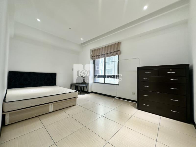 新貴特區明亮美2房房屋室內格局與周邊環境