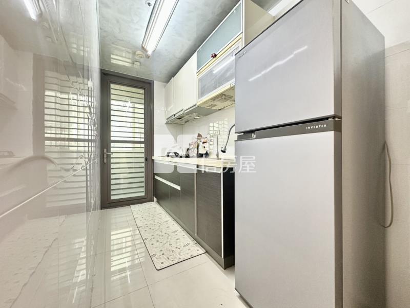 新貴特區明亮美2房房屋室內格局與周邊環境