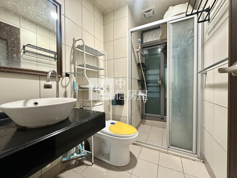 新貴特區明亮美2房房屋室內格局與周邊環境