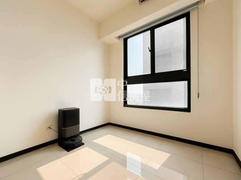 新竹北區悅佳川青三房車位房屋室內格局與周邊環境