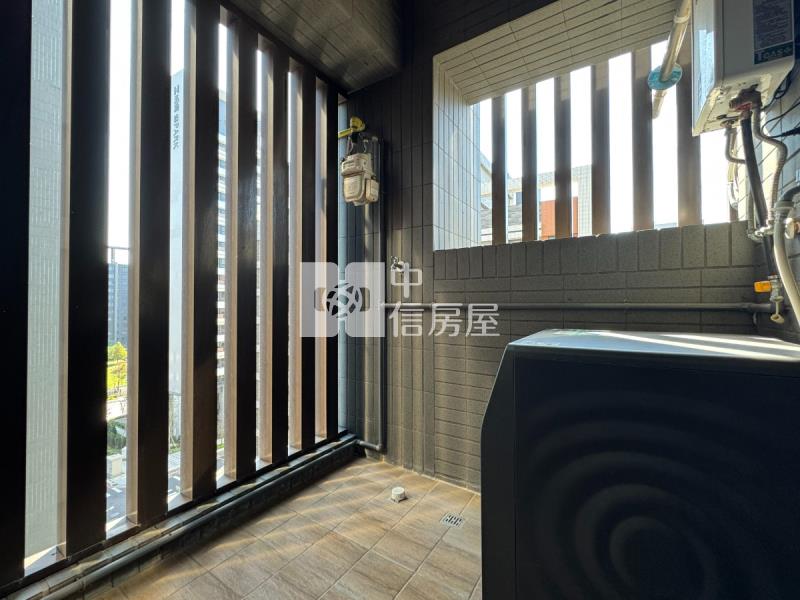 新竹北區悅佳川青三房車位房屋室內格局與周邊環境