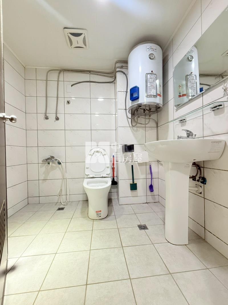 近台灣大道收租套房高投報5%房屋室內格局與周邊環境