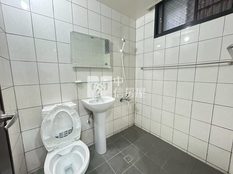 楊梅五房整新雙車位透天房屋室內格局與周邊環境