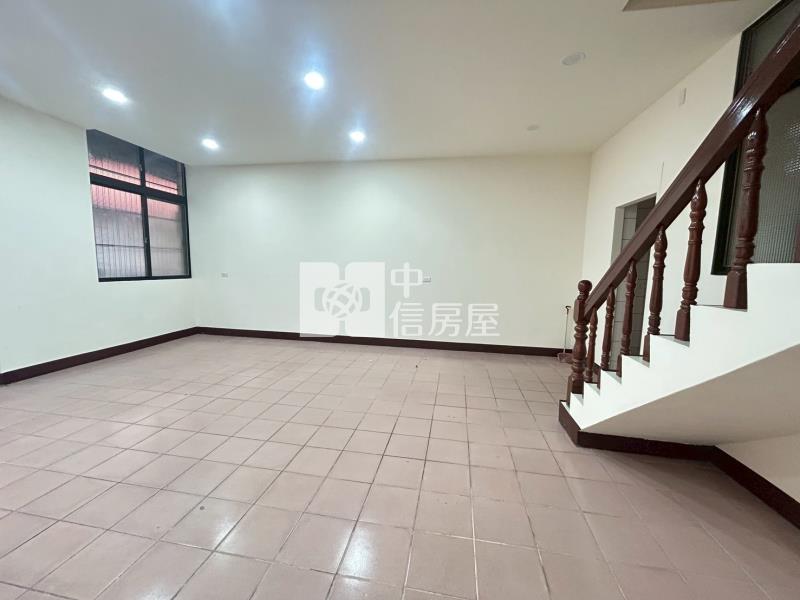 楊梅五房整新雙車位透天房屋室內格局與周邊環境