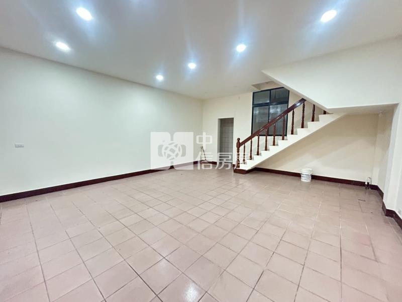 楊梅五房整新雙車位透天房屋室內格局與周邊環境