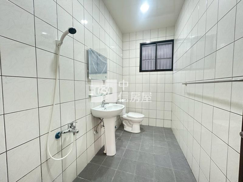 楊梅五房整新雙車位透天房屋室內格局與周邊環境