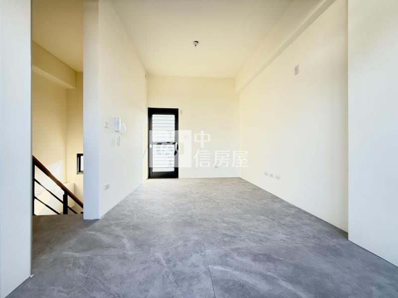 14期松強國小臨路全新雙車電墅房屋室內格局與周邊環境