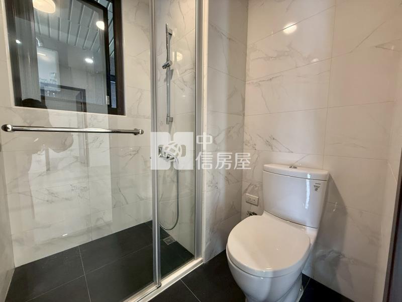 登陽春賞高樓層兩房兩衛平車房屋室內格局與周邊環境