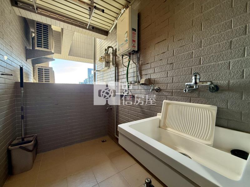 登陽春賞高樓層兩房兩衛平車房屋室內格局與周邊環境