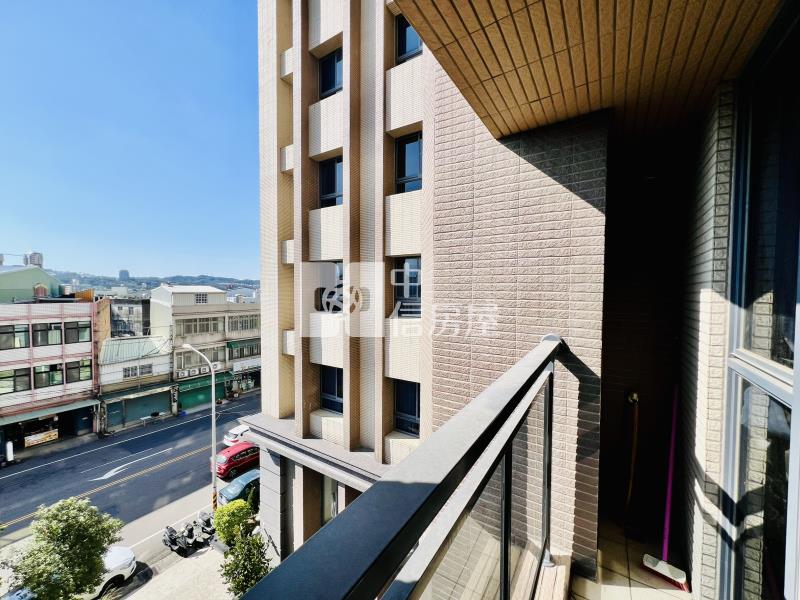 頭份交流道旁優美二房房屋室內格局與周邊環境