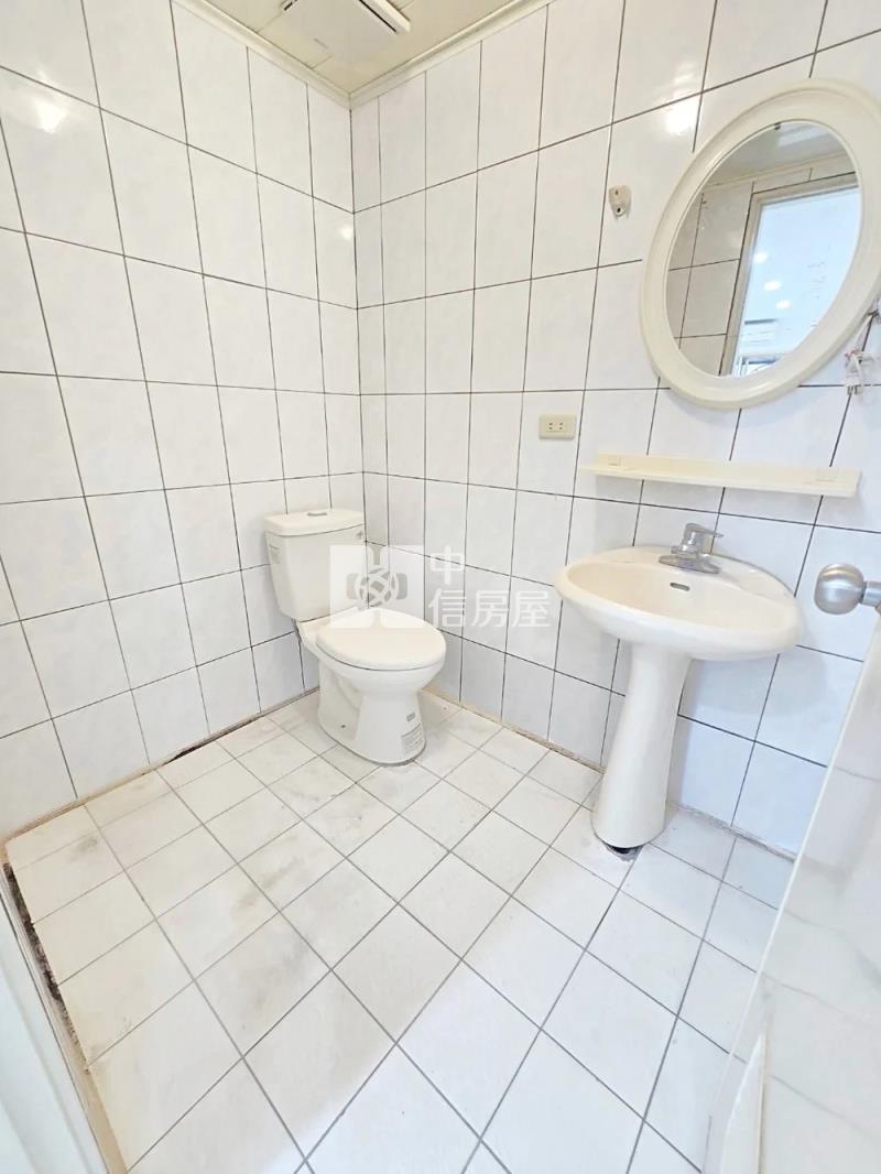 33F2桃園慈華街華廈房屋室內格局與周邊環境