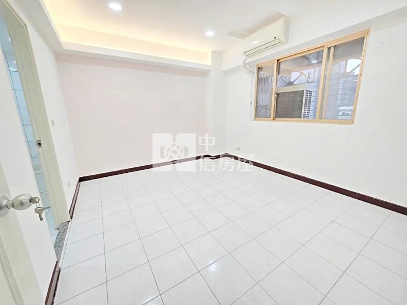 33F2桃園慈華街華廈房屋室內格局與周邊環境