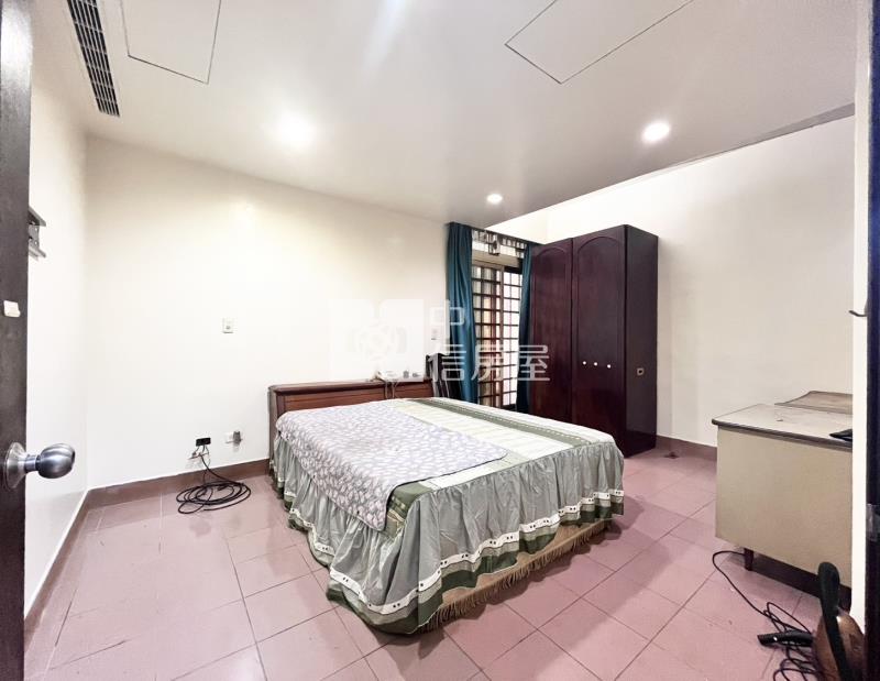 松竹捷運七米大面寬雙車透天房屋室內格局與周邊環境