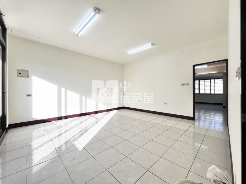 松竹捷運七米大面寬雙車透天房屋室內格局與周邊環境