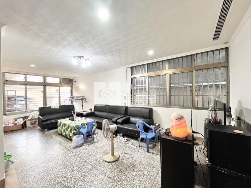 松竹捷運七米大面寬雙車透天房屋室內格局與周邊環境