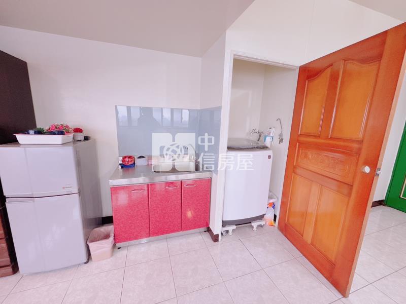 近中壢家樂福.體育園區.景觀電梯大套房房屋室內格局與周邊環境