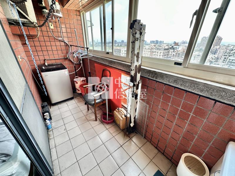 中原商圈.有陽台電梯大套房車房屋室內格局與周邊環境