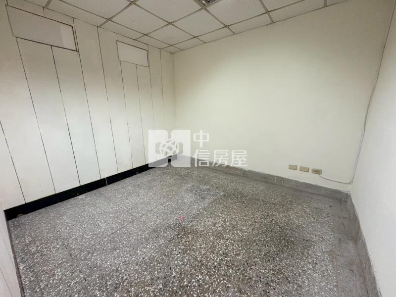 崇光國小旁前院停車低總價透天房屋室內格局與周邊環境