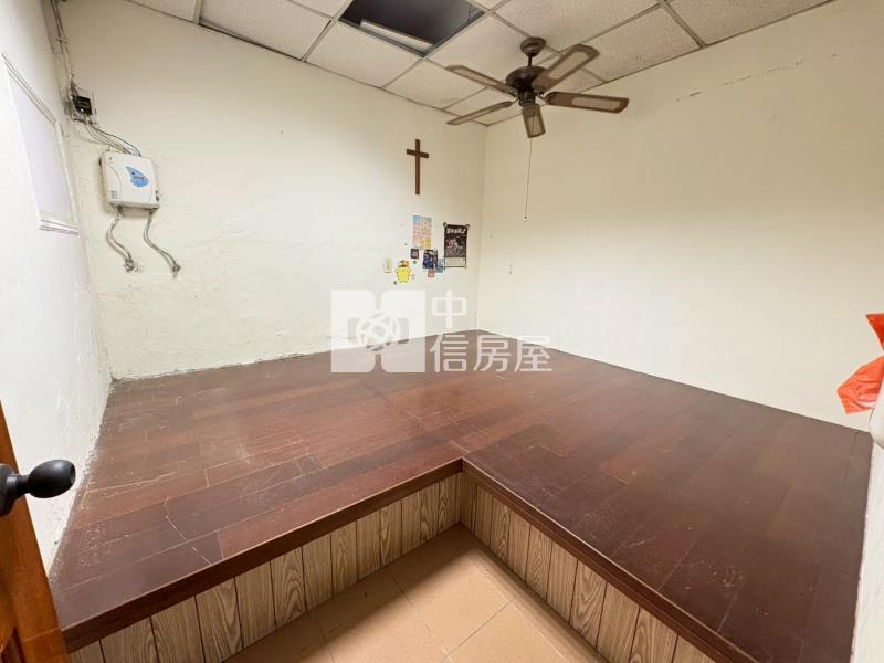 崇光國小旁前院停車低總價透天房屋室內格局與周邊環境