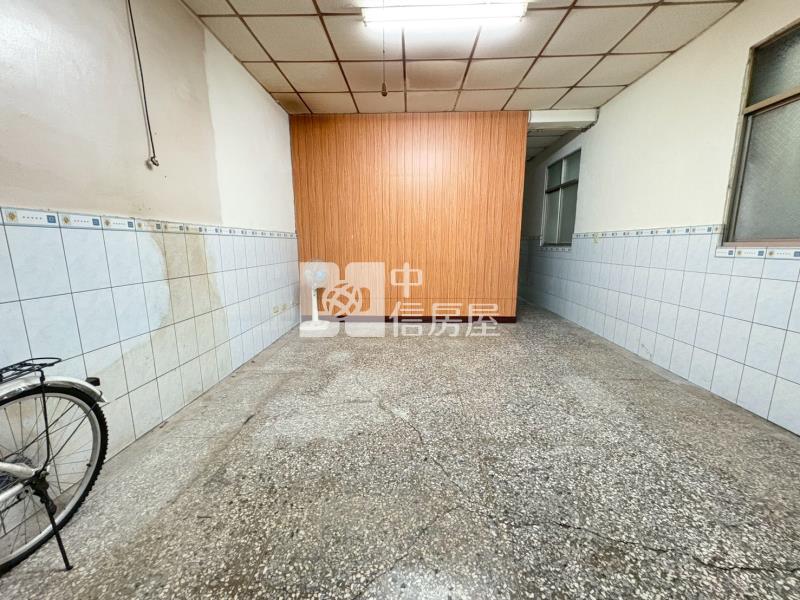 崇光國小旁前院停車低總價透天房屋室內格局與周邊環境