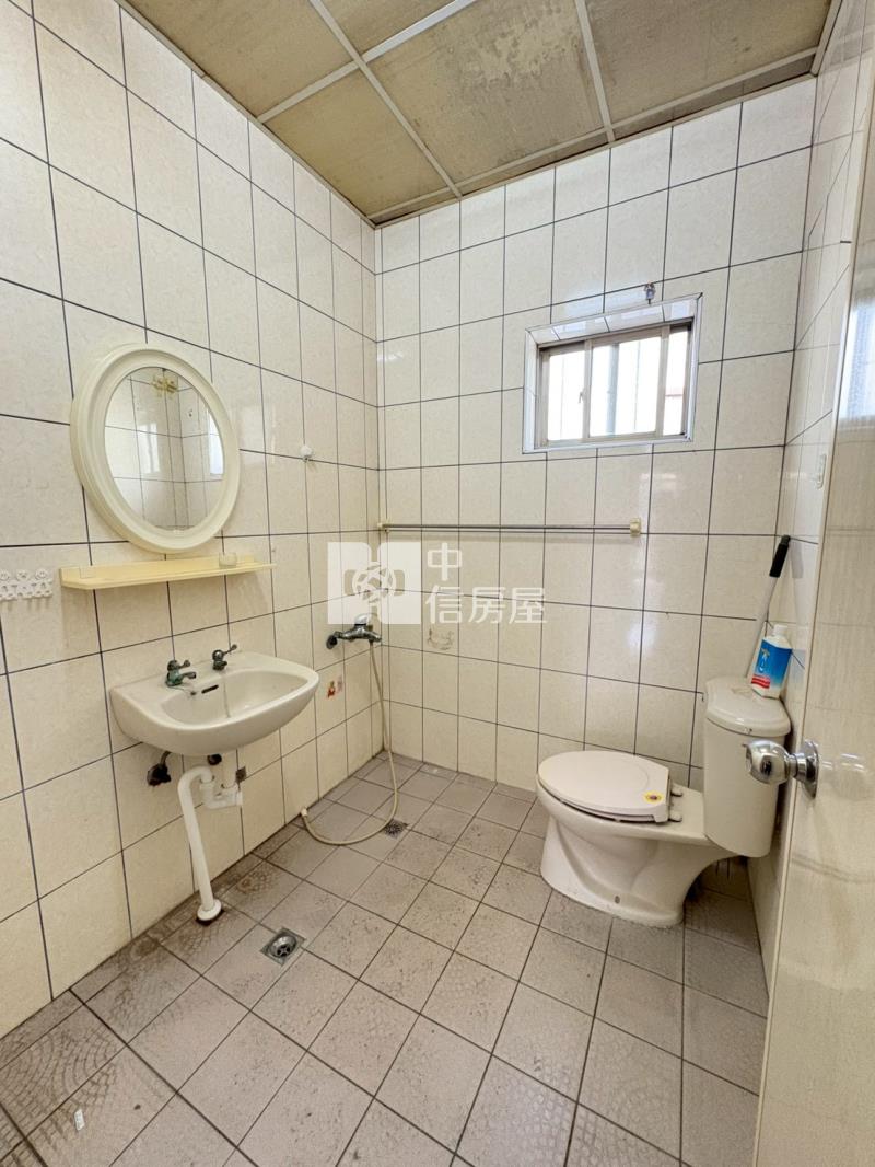 崇光國小旁前院停車低總價透天房屋室內格局與周邊環境