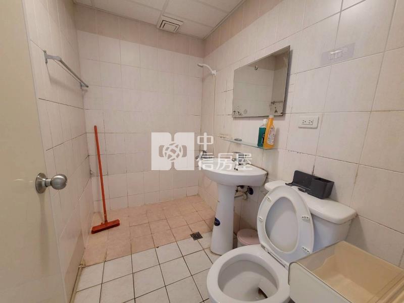 楊梅車站鵬程萬里四房車透天房屋室內格局與周邊環境