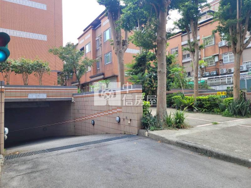 楊梅車站鵬程萬里四房車透天房屋室內格局與周邊環境