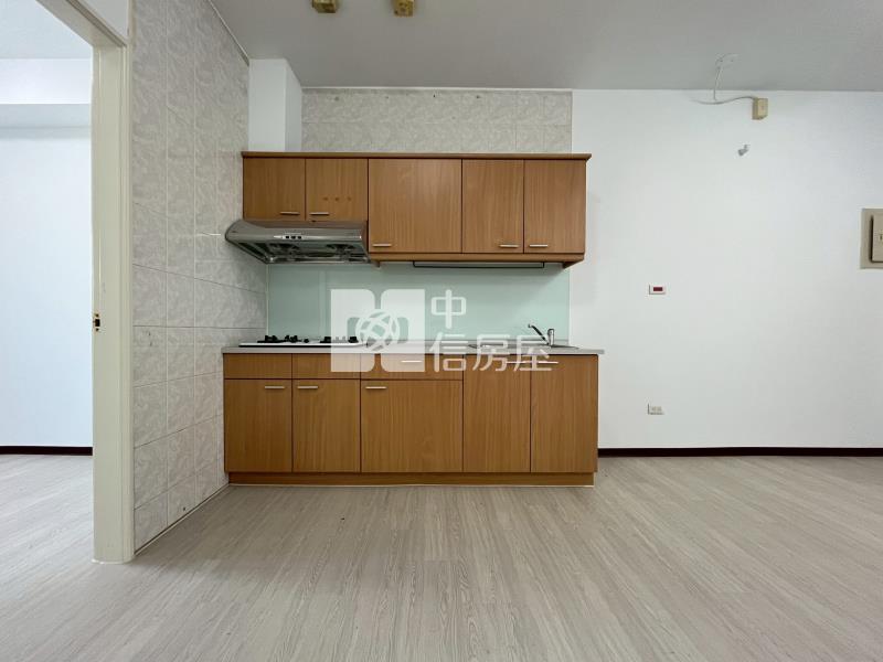 中山醫| 園道優閣兩房休旅車位房屋室內格局與周邊環境