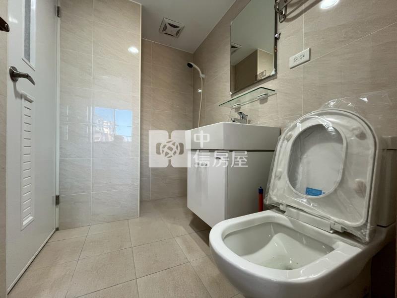 中山醫| 園道優閣兩房休旅車位房屋室內格局與周邊環境