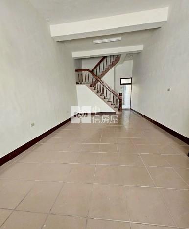 員東國小旁農舍2+2樓透天房屋室內格局與周邊環境