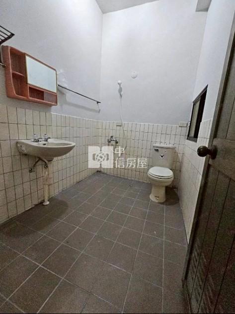 員東國小旁農舍2+2樓透天房屋室內格局與周邊環境