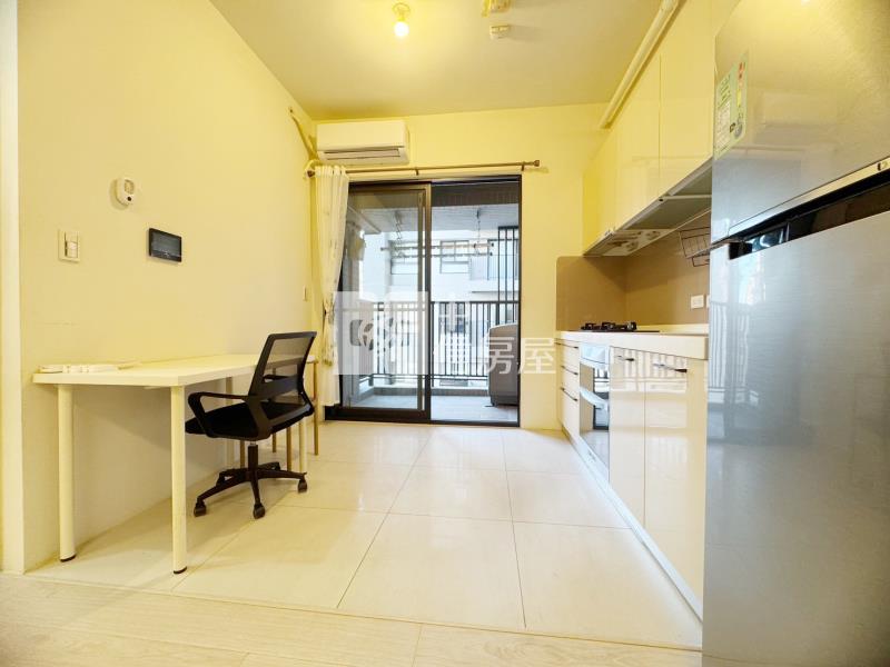 女王萬歲兩房休旅車位房屋室內格局與周邊環境