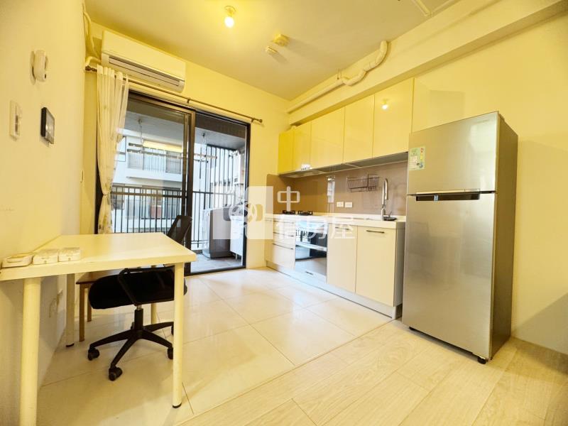 女王萬歲兩房休旅車位房屋室內格局與周邊環境