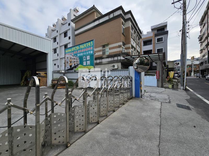 草屯大地坪精品汽車旅館房屋室內格局與周邊環境