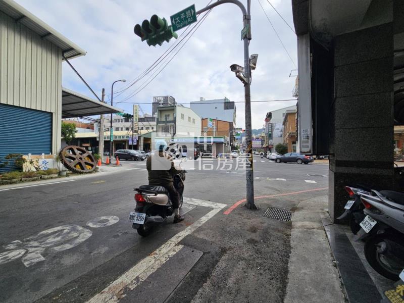草屯大地坪精品汽車旅館房屋室內格局與周邊環境