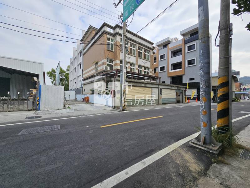 草屯大地坪精品汽車旅館房屋室內格局與周邊環境