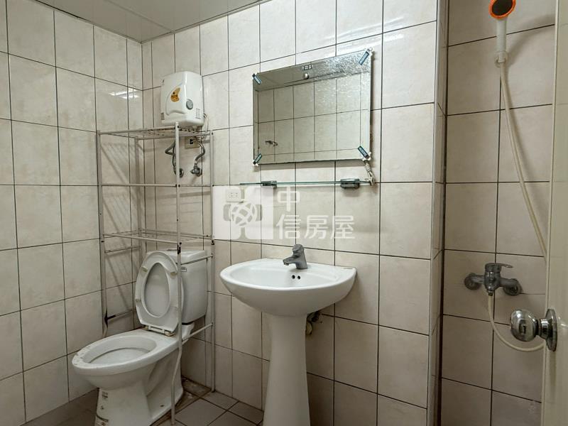 中國醫五房美寓房屋室內格局與周邊環境