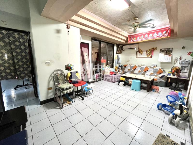 (愛丁堡王宮)塗城商圈正三房車位大陽台房屋室內格局與周邊環境