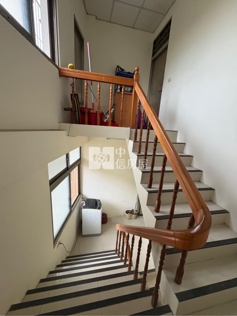 嶺東精科園區黃金透店房屋室內格局與周邊環境