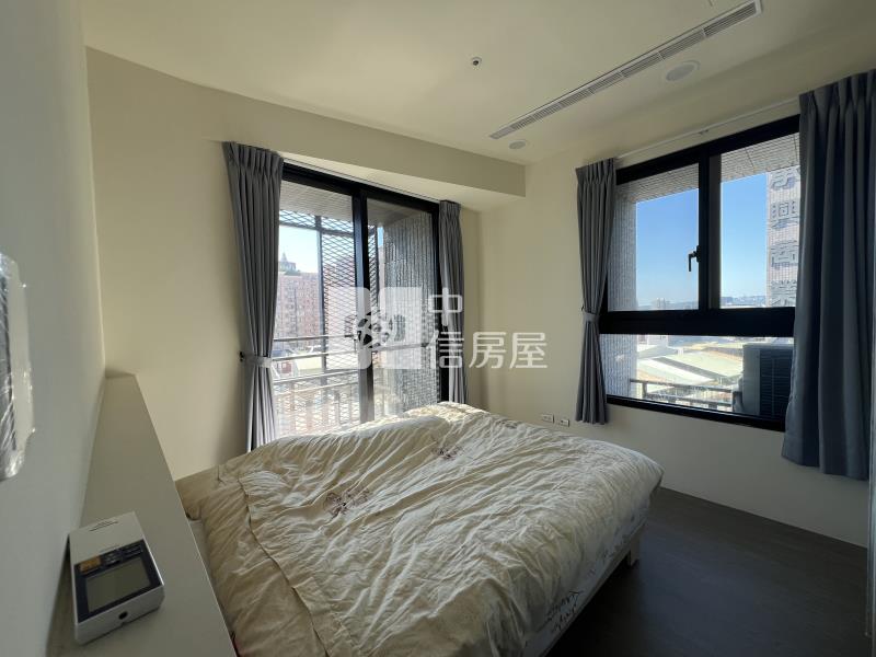 國雄文心一號三房平車房屋室內格局與周邊環境